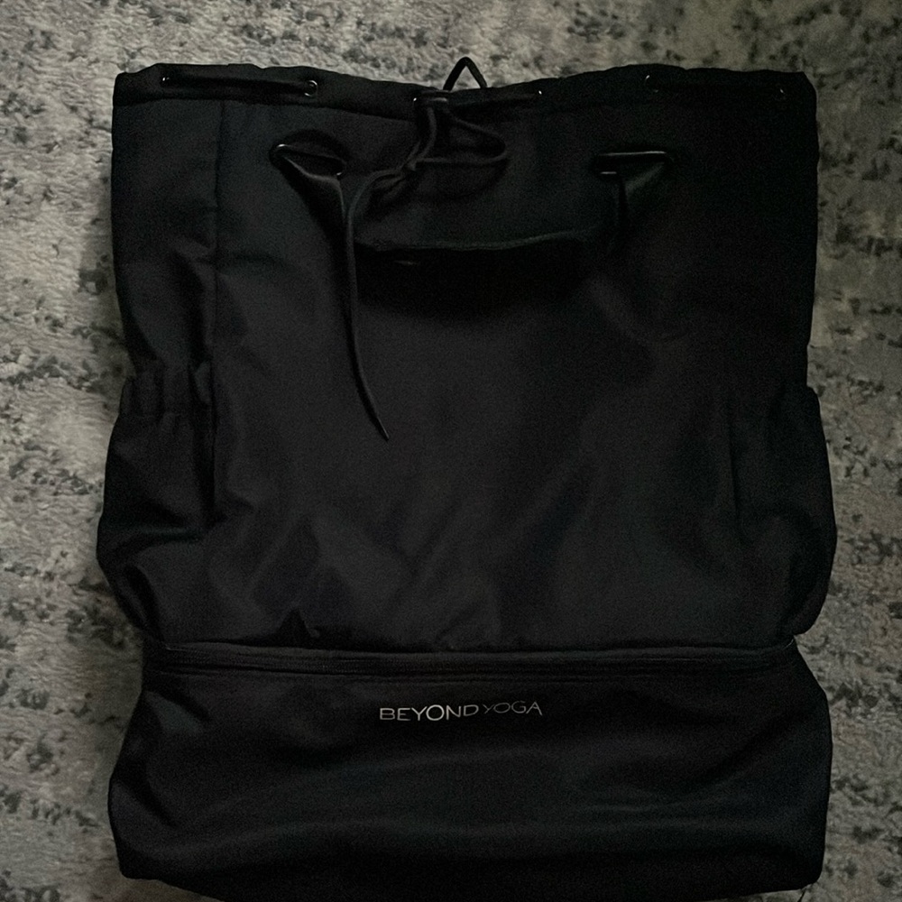 Beyond Yoga Convertible Gym Bag - like new, black